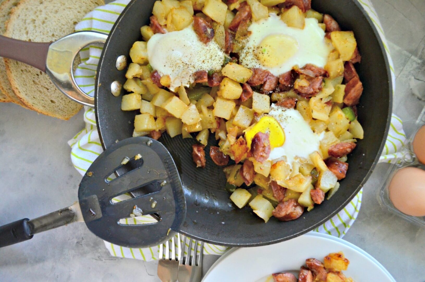 Cajun-Egg-Breakfast-Skillet